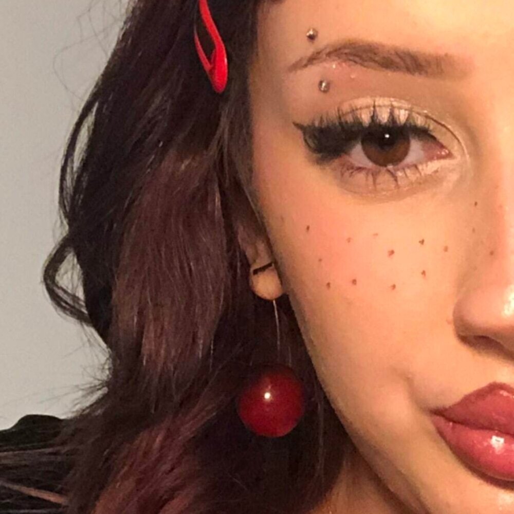 Meet your Posher, Makishea